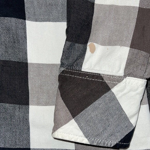 Well worn flannel - Picture 4 of 5